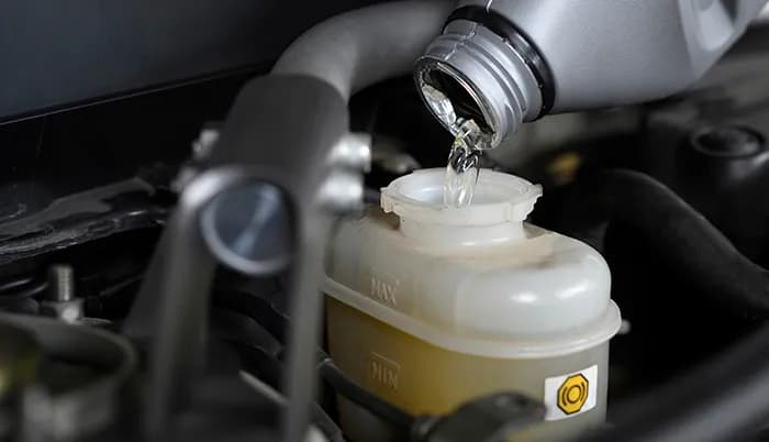Remplacement de liquide de frein